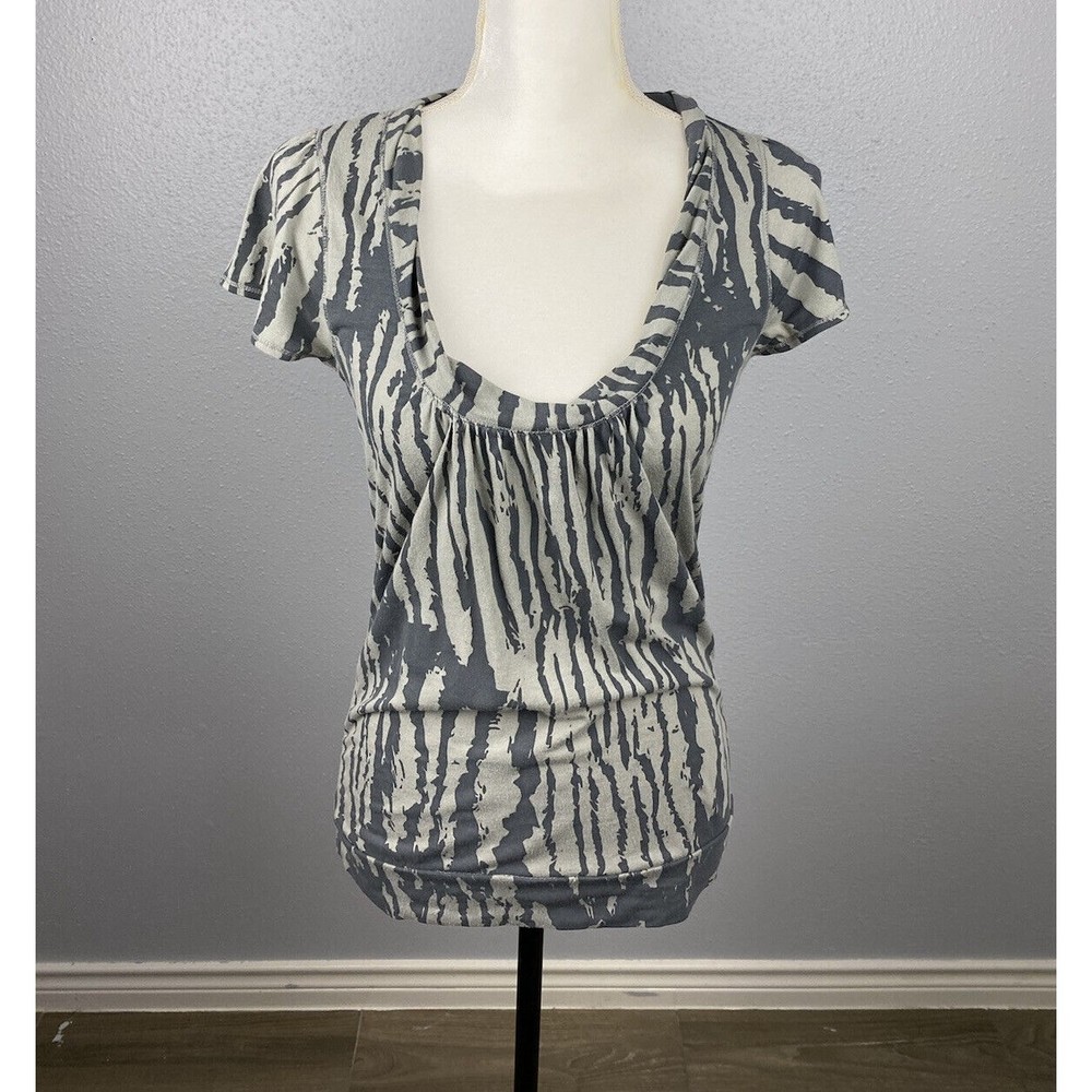 Armani Exchange Womens Size Medium Abstract Animal Print Cap Sleeve Top Gray